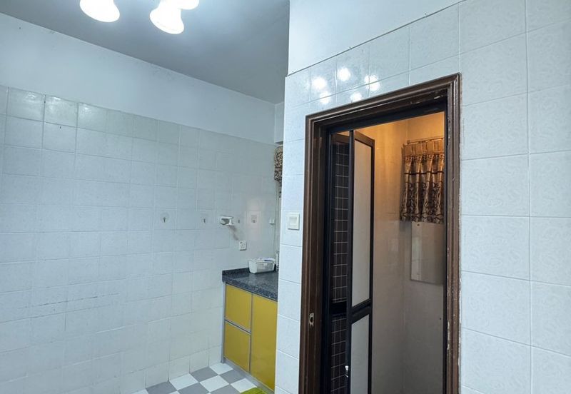 Golden Coast Condominium