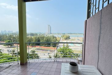 Golden Coast Condominium