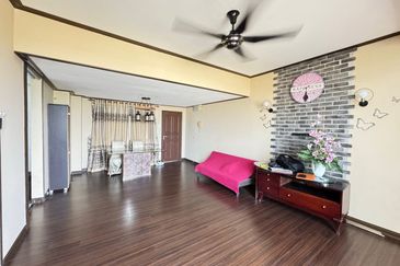 Golden Coast Condominium