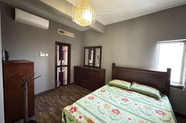 Golden Coast Condominium