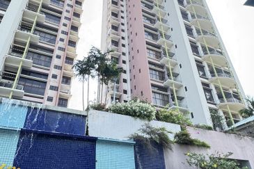 Golden Coast Condominium