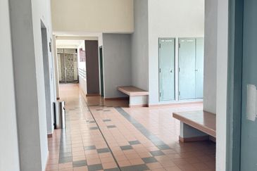 Golden Coast Condominium