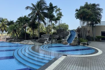 Golden Coast Condominium