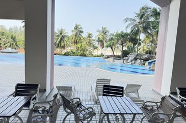 Golden Coast Condominium