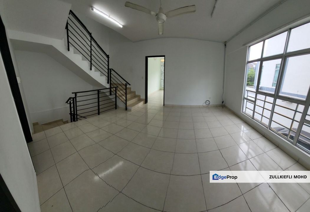 Sec 7 Bangi Avenue 3 Storey Landed 20 X 70, Selangor, Kajang
