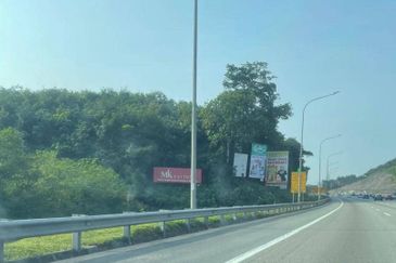 PLUS Highway Nilai arah Seremban KM24 Freehold