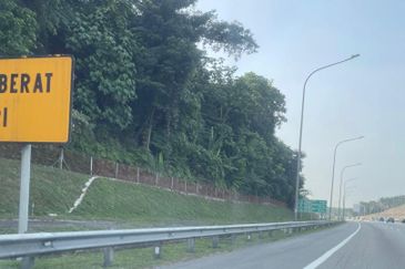 PLUS Highway Nilai arah Seremban KM24 Freehold