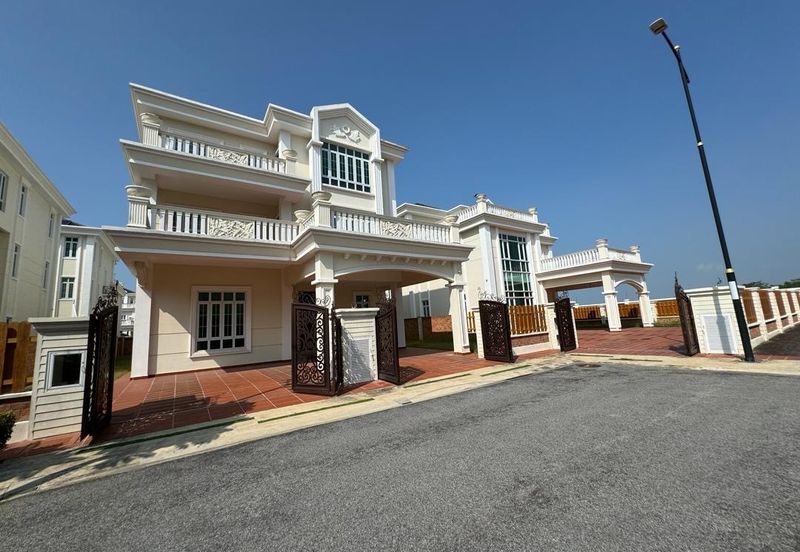 Straits Courtyard Residences