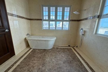 Straits Courtyard Residences