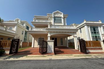 Straits Courtyard Residences
