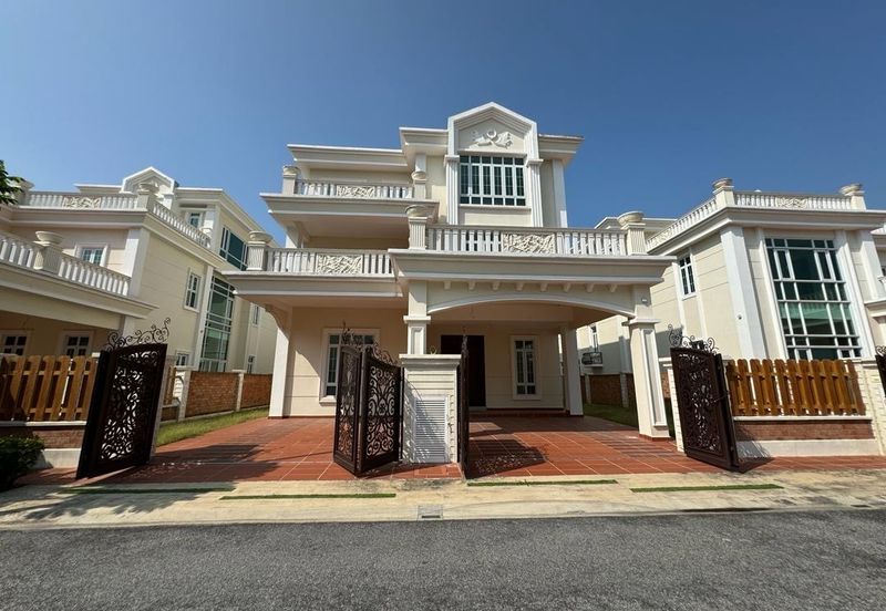 Straits Courtyard Residences