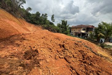 Lot Banglo DB12 Kg Abu Bakar Baginda Bangi Kajang Putrajaya