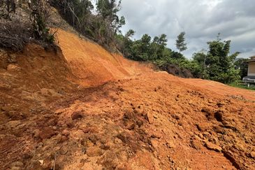 Lot Banglo DB12 Kg Abu Bakar Baginda Bangi Kajang Putrajaya