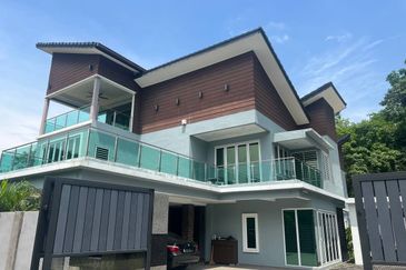 Desa Camelia Sg Merab Bangi Kajang | 2.5 Storey Bungalow