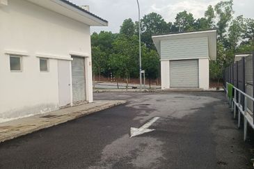 Anika @ Bandar Ainsdale