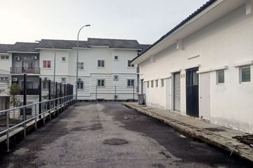 Anika @ Bandar Ainsdale