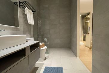 Below market price 30% ! Lowest Per Sqft in KL City Centre