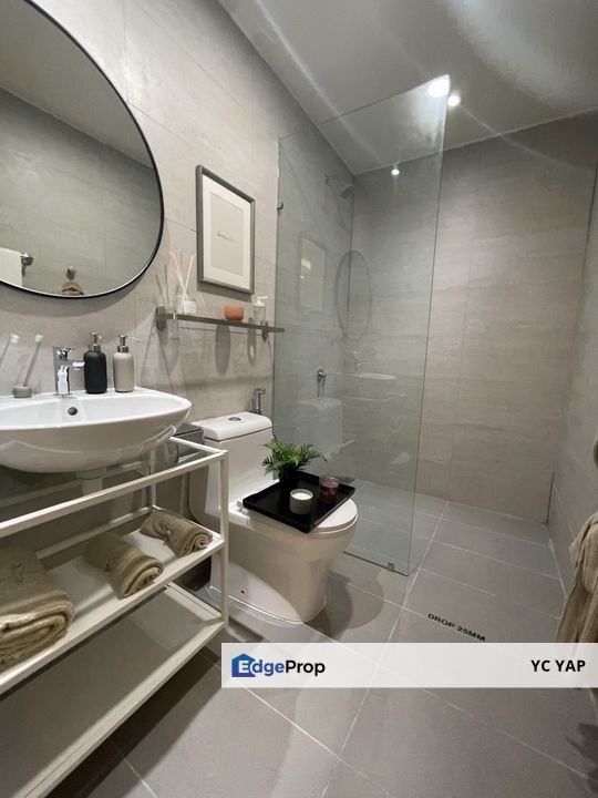 Freehold Condo Next to LRT & KTM station , Selangor, Subang Jaya