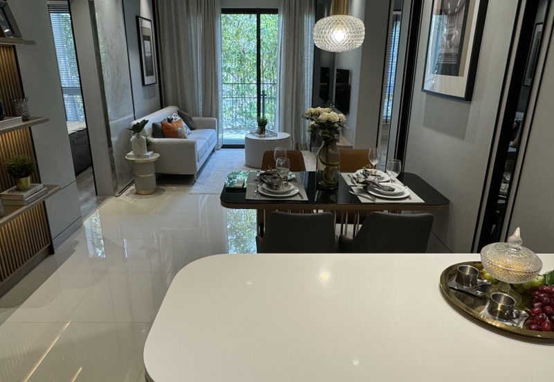 Direct Link Bridge to MRT 2 Station ! 80meter ONLY