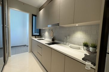 Direct Covered Link Bridge to MRT Station 