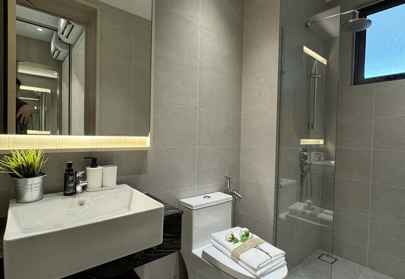 Direct Covered Link Bridge to MRT Station 