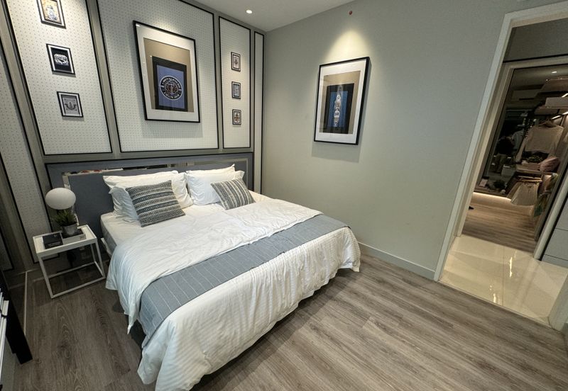 Direct Covered Link Bridge to MRT Station 