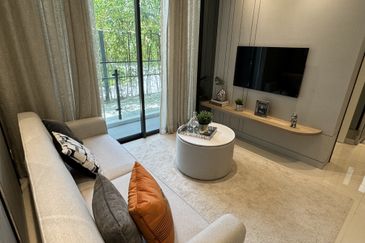 Direct Covered Link Bridge to MRT Station 