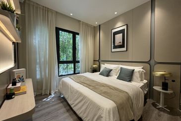 Direct Covered Link Bridge to MRT Station 