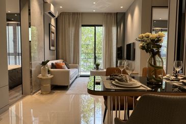 Direct Link Bridge 80m to MRT station