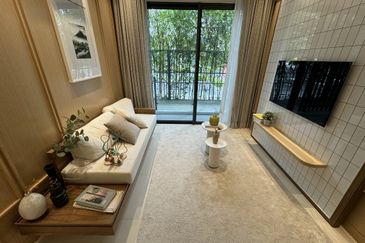 Direct Link Bridge 80m to MRT station