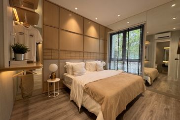 Direct Link Bridge 80m to MRT station