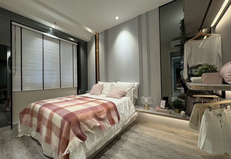 Direct Covered Link Bridge to MRT Station