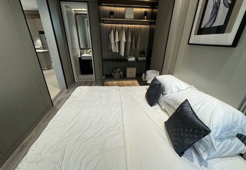 Direct Covered Link Bridge to MRT Station