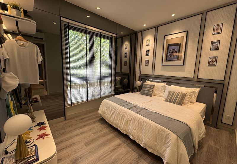 Direct Covered Link Bridge to MRT Station