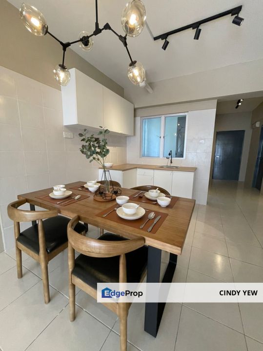 Hijauan Heights Condominium Designer renovated nice  at Kajang for sale at RM390k only , Selangor, Bangi