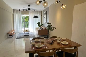 Puncak Hijauan (Hijauan Heights)