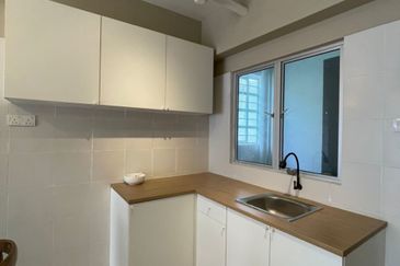 Puncak Hijauan (Hijauan Heights)