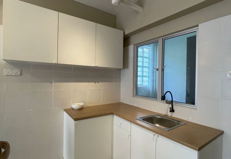 Puncak Hijauan (Hijauan Heights)