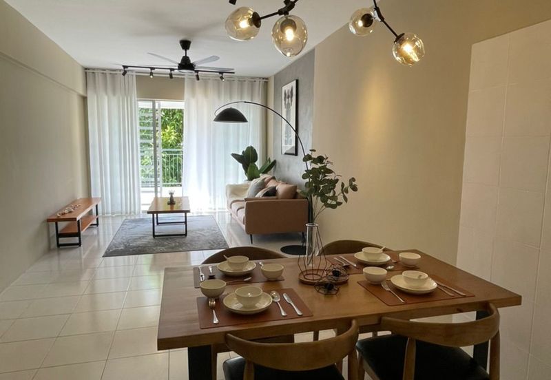 Puncak Hijauan (Hijauan Heights)