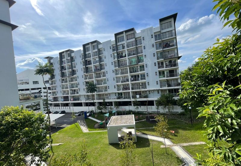 Puncak Hijauan (Hijauan Heights)