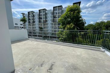 Puncak Hijauan (Hijauan Heights)