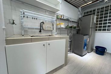 Middle room at SS15/7 Subang Jaya near Inti 2 minutes for rent 