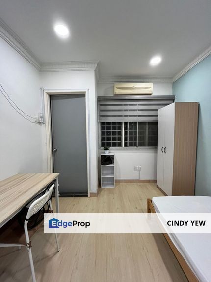 Master Bedroom with Window and private bathroom at SS15/7 near Inti Subang for RENT , Selangor, Subang Jaya