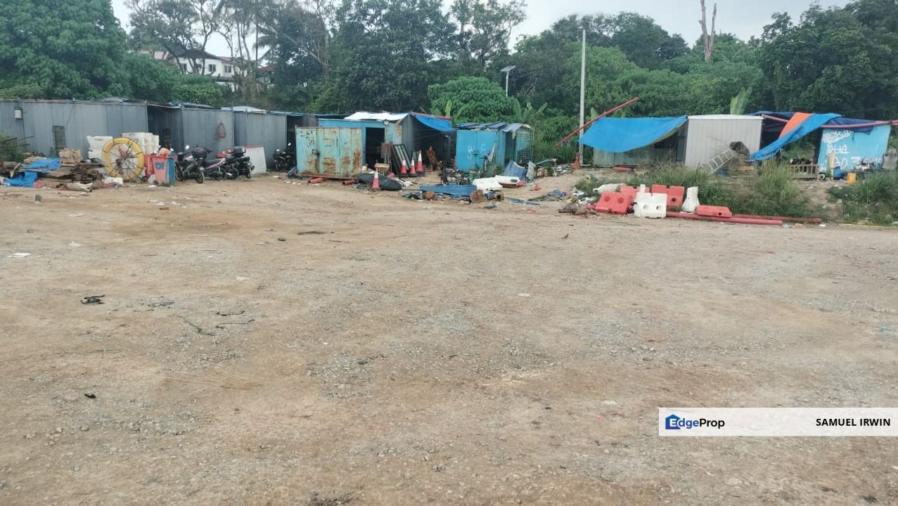 Subang (Pekan Subang) Land with Flat Land and Main Road Access, Selangor, Subang