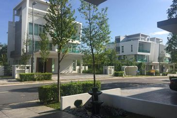 3.5 Storey Bungalow Aspan Garden Residence Cyber