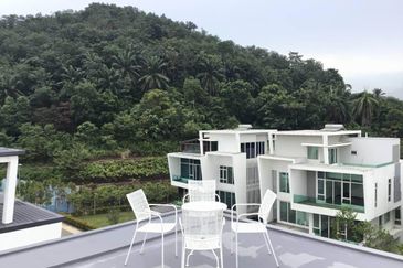 3.5 Storey Bungalow Aspan Garden Residence Cyber