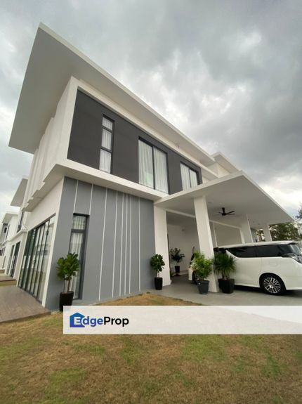 DOUBLE STOREY SEMI-D ALLYSUM RESORT HOME SENDAYAN, Negeri Sembilan, Seremban