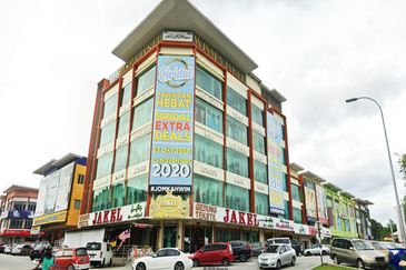 2 & 3 Storey Shop lot at Bandar Prima Senawang