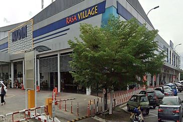 2 & 3 Storey Shop lot at Bandar Prima Senawang