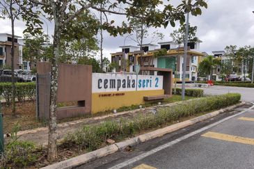 TOWNHOUSE CEMPAKA SERI 2 KOTA SERIEMAS
